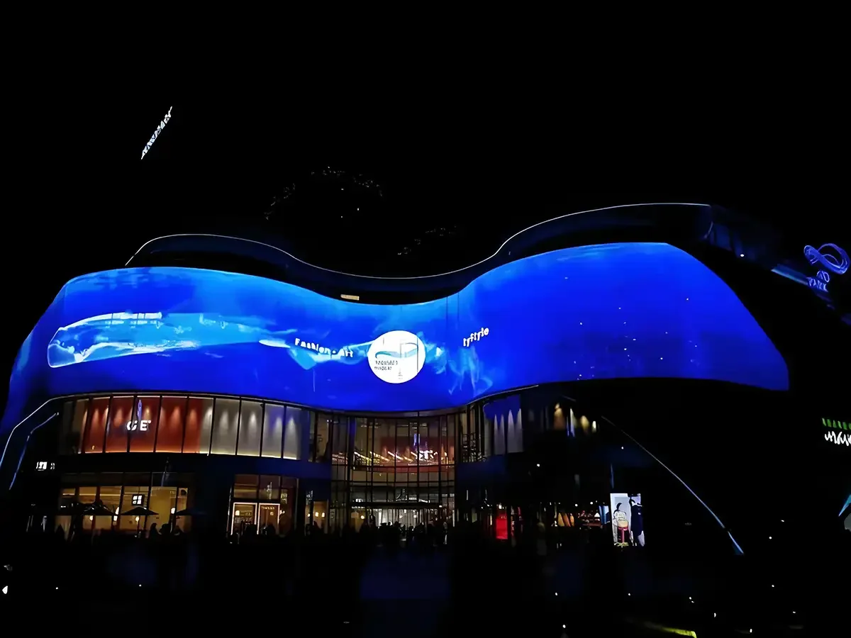 Shopping Mall LED Video Wall Solutions from ReissDisplay Shopping Mall LED Video Wall Solutions from ReissDisplay