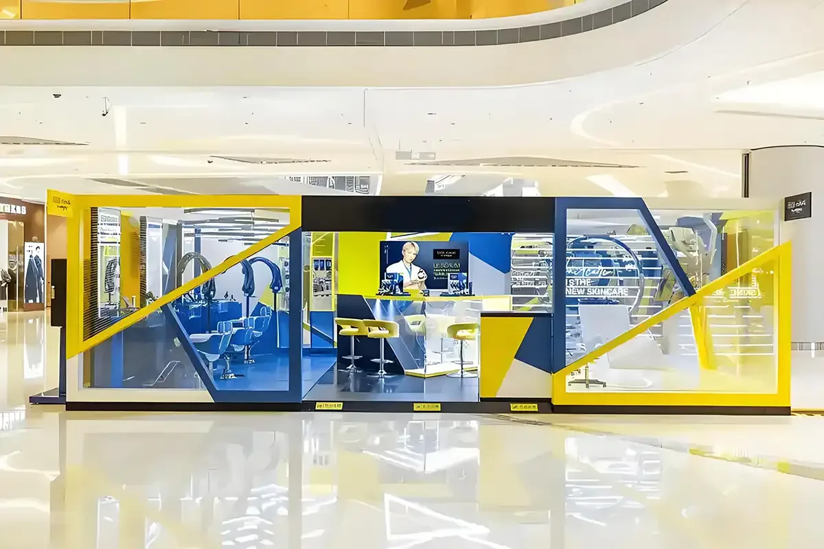Storefront LED Screen Solutions from ReissDisplay4 Storefront LED Screen Solutions from ReissDisplay4