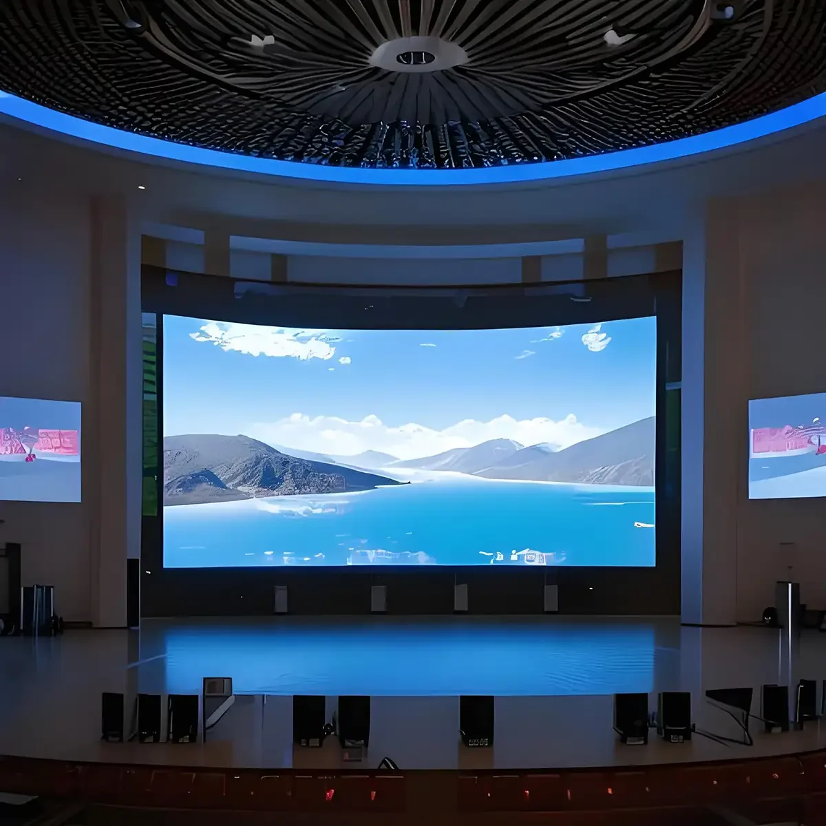Retail Creative LED Screen Retail Creative LED Screen
