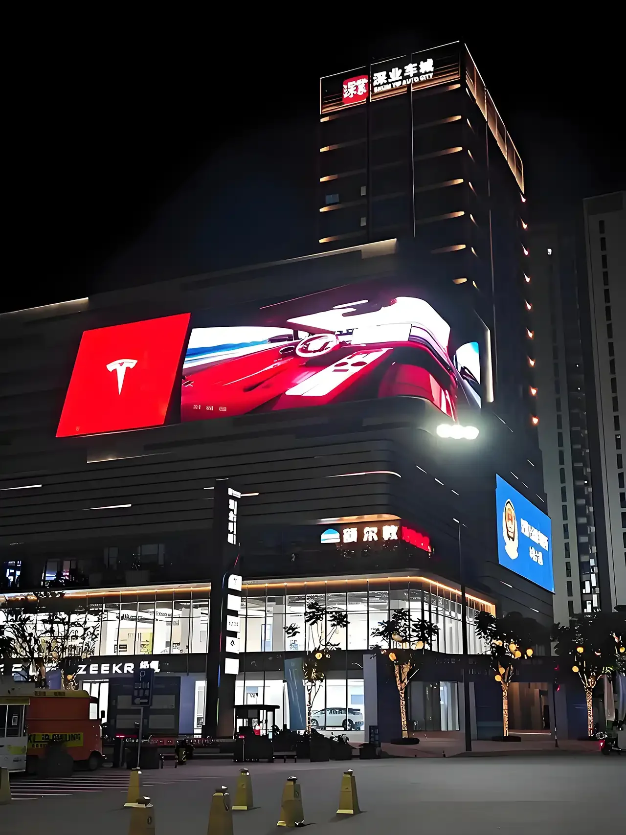 Applications of Outdoor LED Displays Applications of Outdoor LED Displays